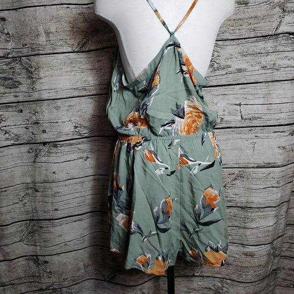 MTWTFSS WEEKDAY Cynthia Jumpsuit MEDIUM - Picture 3 of 7